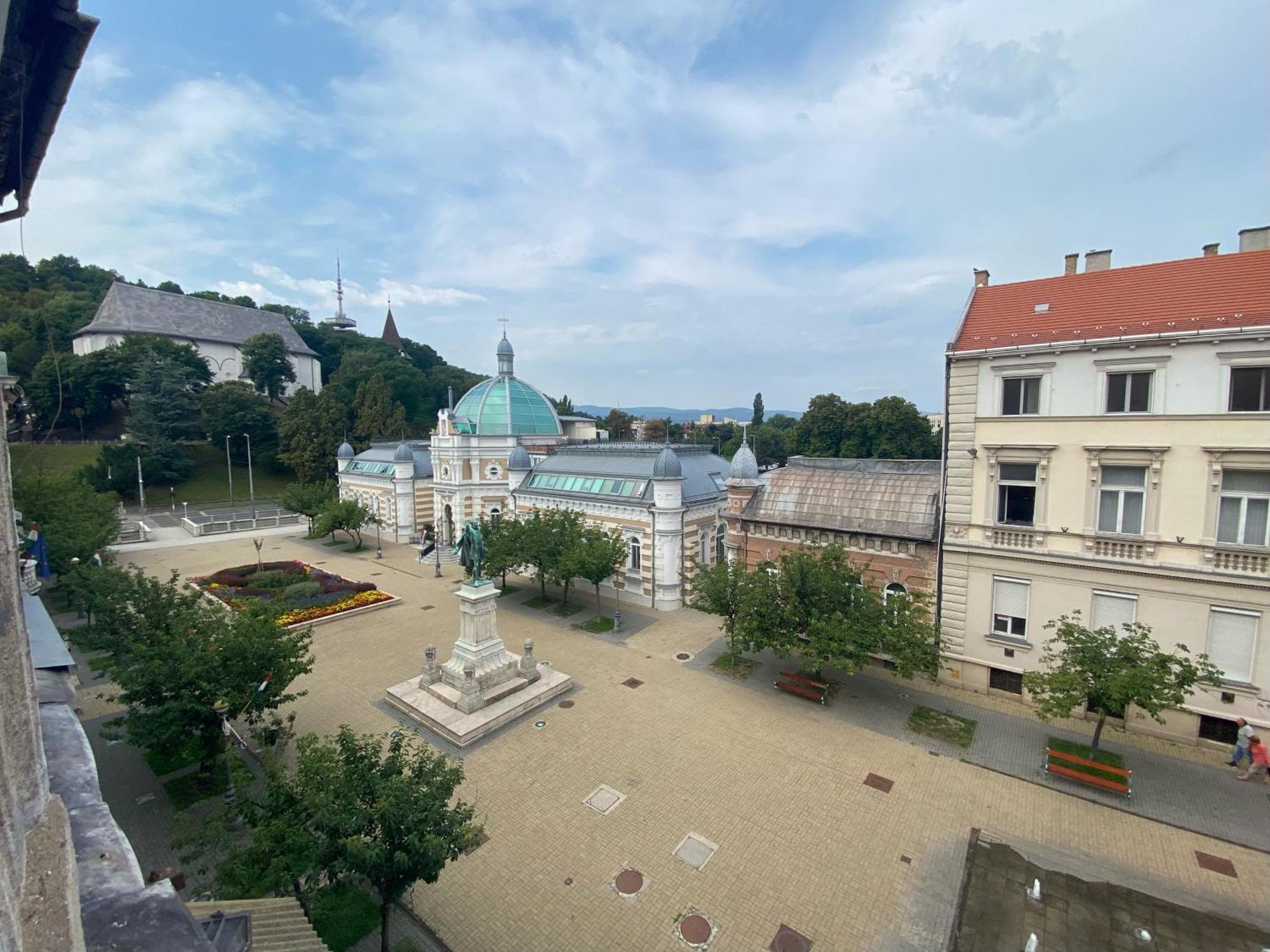 Czingu-Lak Apartment Miskolc Luaran gambar